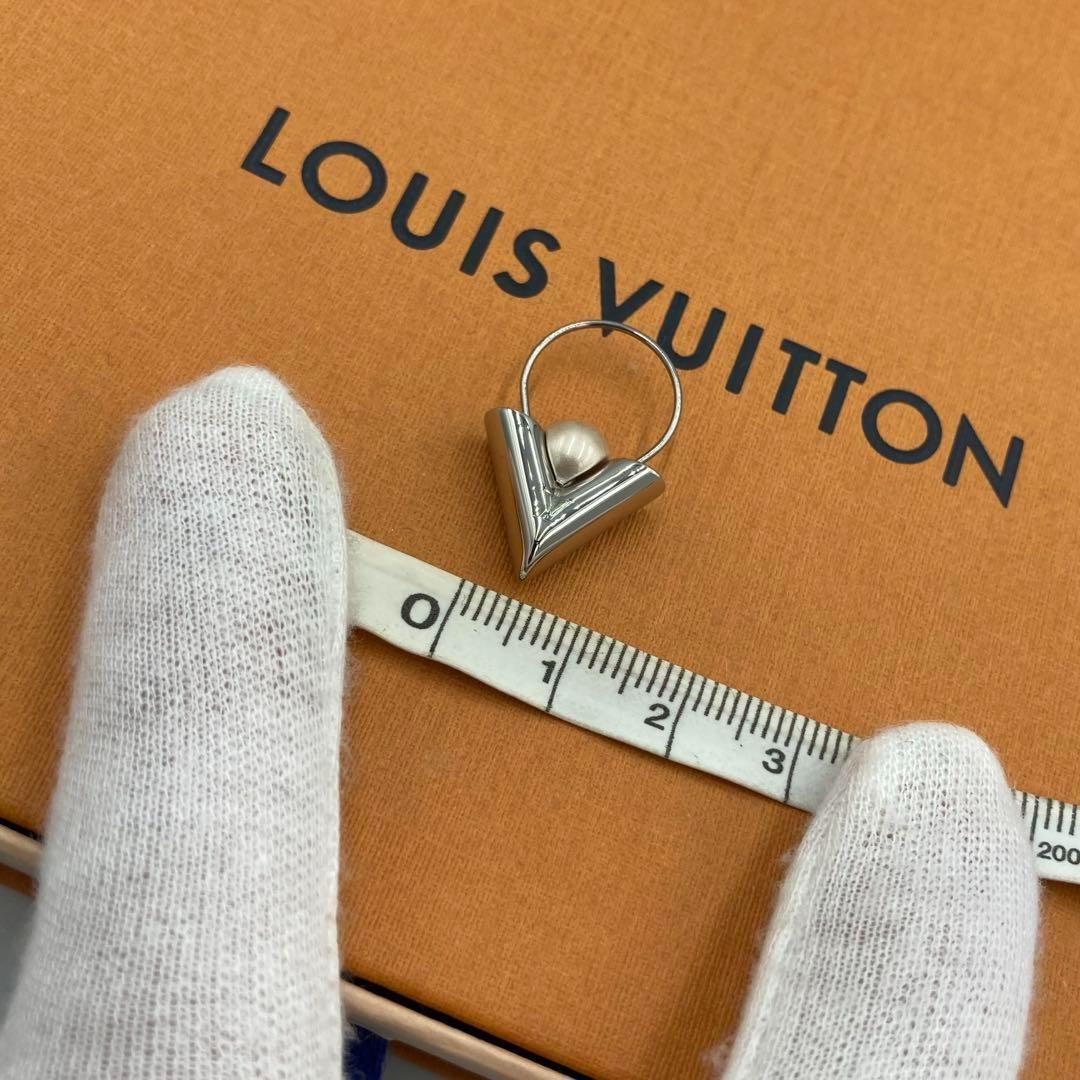 ！美品！　ルイヴィトン　ピアス　V シルバー