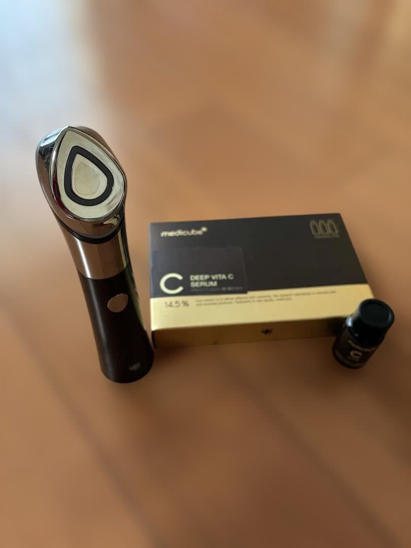 meditube C DEEP VITA C SERUM 美容器