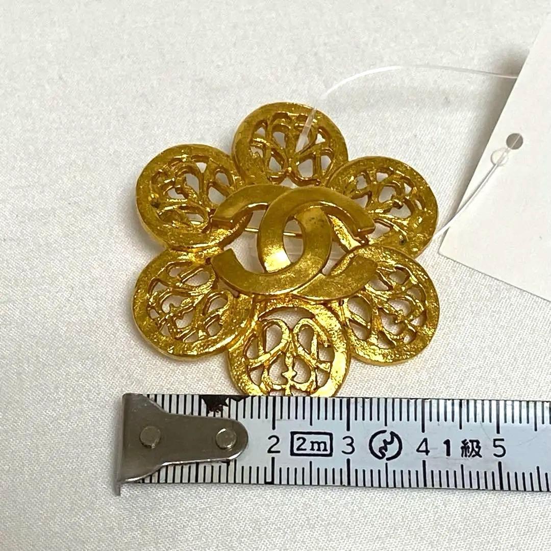 CHANEL(シャネル) ブローチ　95A ゴールド　ココマーク