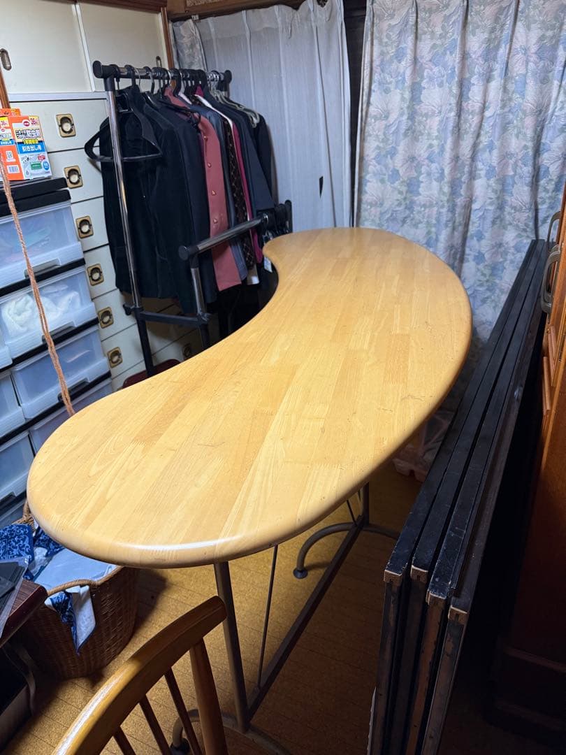 豆型木製カウンターテーブル　桜屋工業