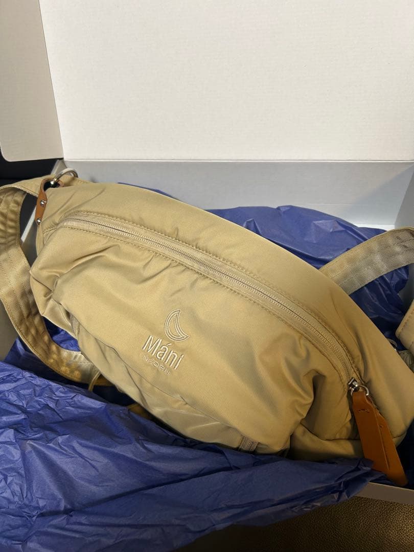 Māni N'ORN ベージュ ヒップシート