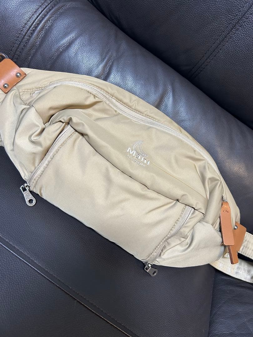 Māni N'ORN ベージュ ヒップシート