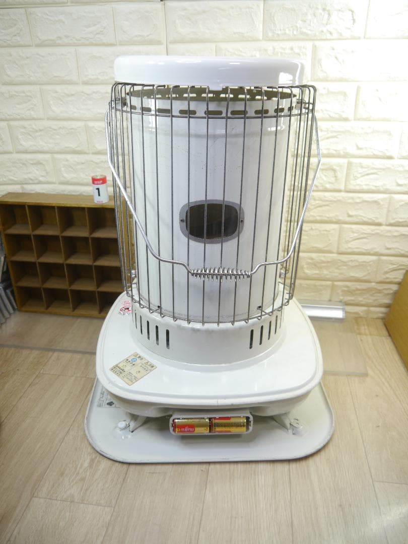 送料無料●2013年②◆コロナ　ホワイト 石油ストーブ 安全ガード付き