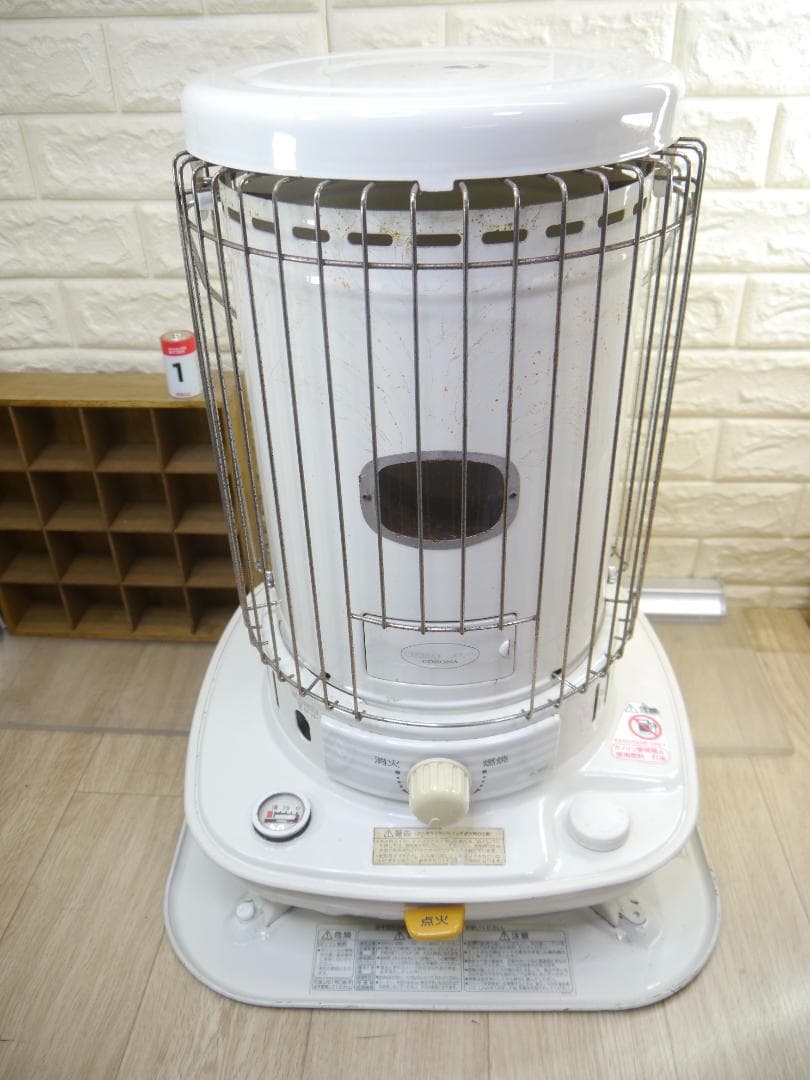 送料無料●2013年②◆コロナ　ホワイト 石油ストーブ 安全ガード付き