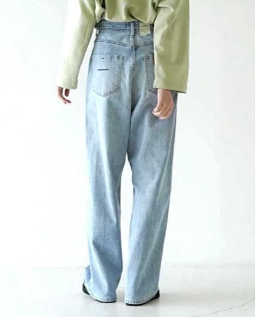 新品 未使用 YANUK JOAN ルーズ ストレートデニム ライトブルー 23