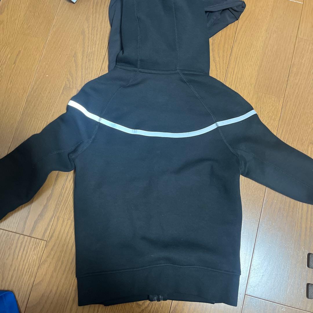 NIKE反射テックフリース「1日限定」安くする