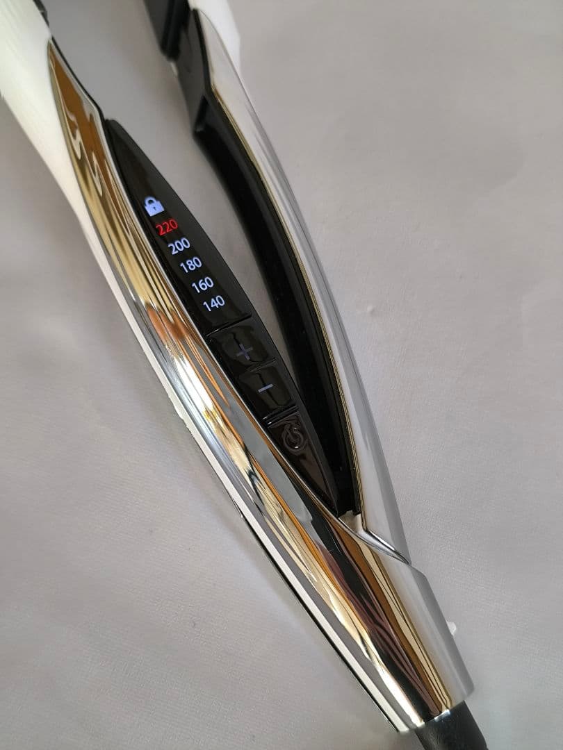 2021年製　正規品　ReFaリファ ビューテック ストレートアイロン