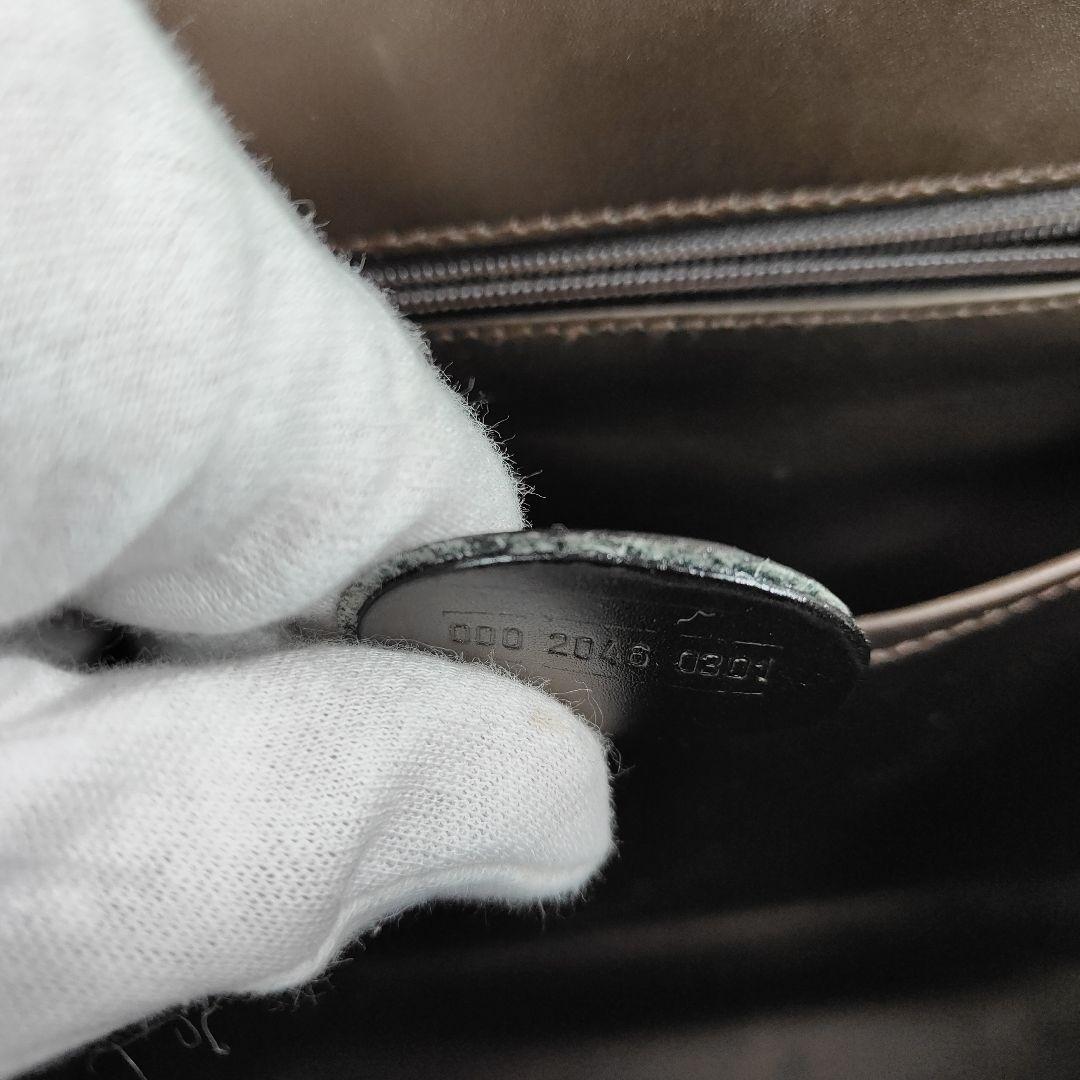 本日限定価格　グッチ　ハンドバッグ　トップハンドル　がま口　ロゴ金具　肩掛け