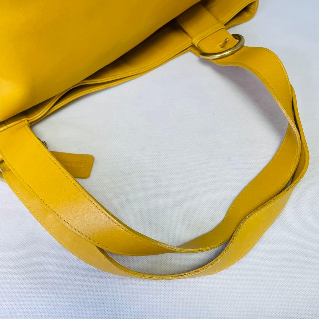 オールドCOACH コーチ　トートバッグ 黄色　レザー　ロゴチャーム付き