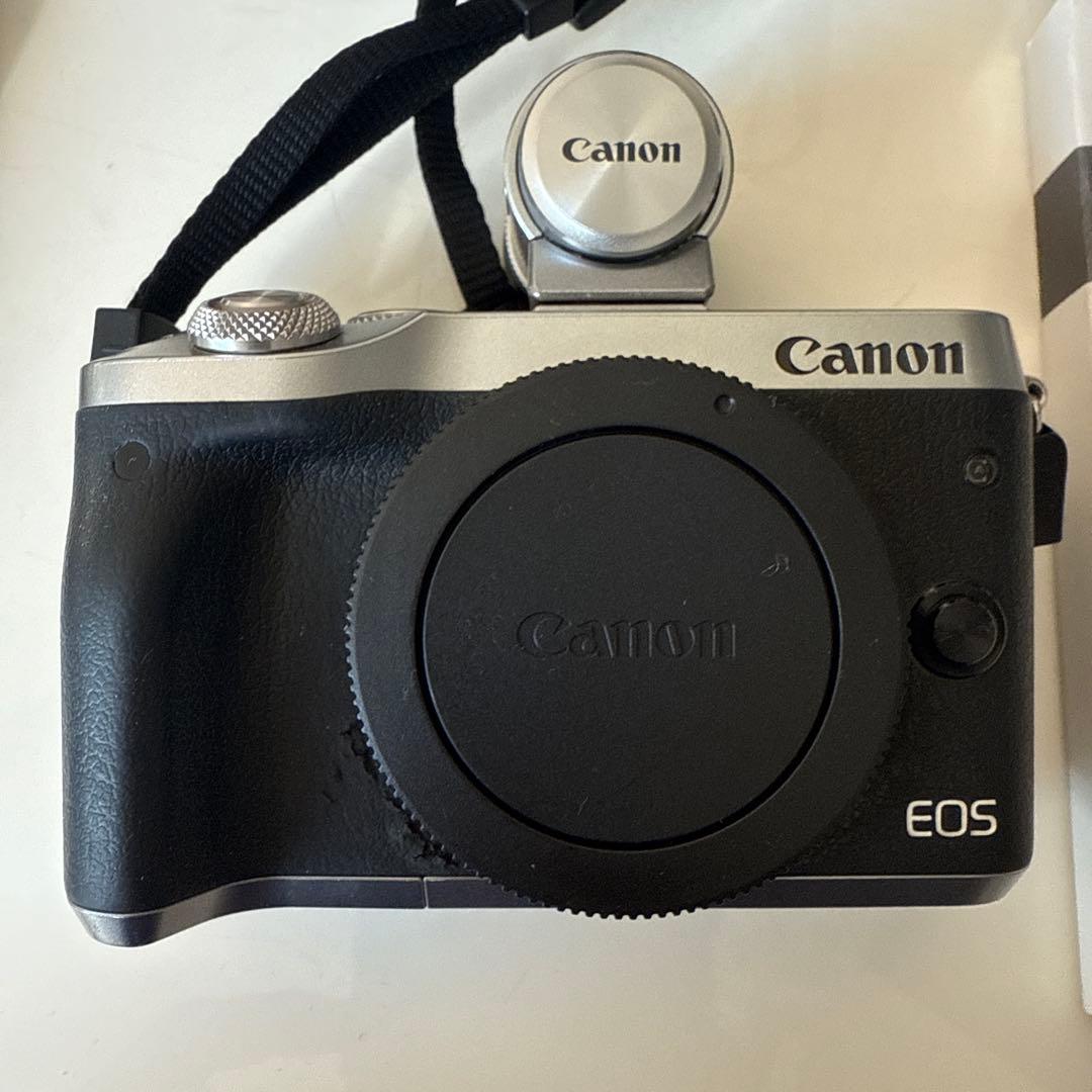Canon eos m6 シルバー　ズームレンズ&EVF付 (レンズ不具合あり)