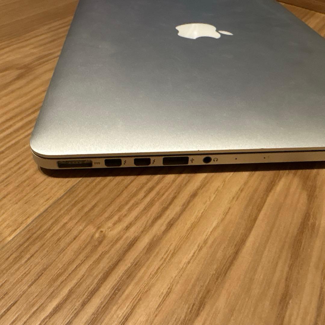 Macbook pro (スピーカー音割れあり)