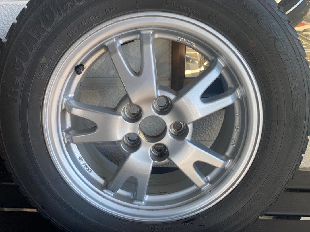 30プリウス純正 15インチ＆195/65R15 ice GUARDスタッドレス
