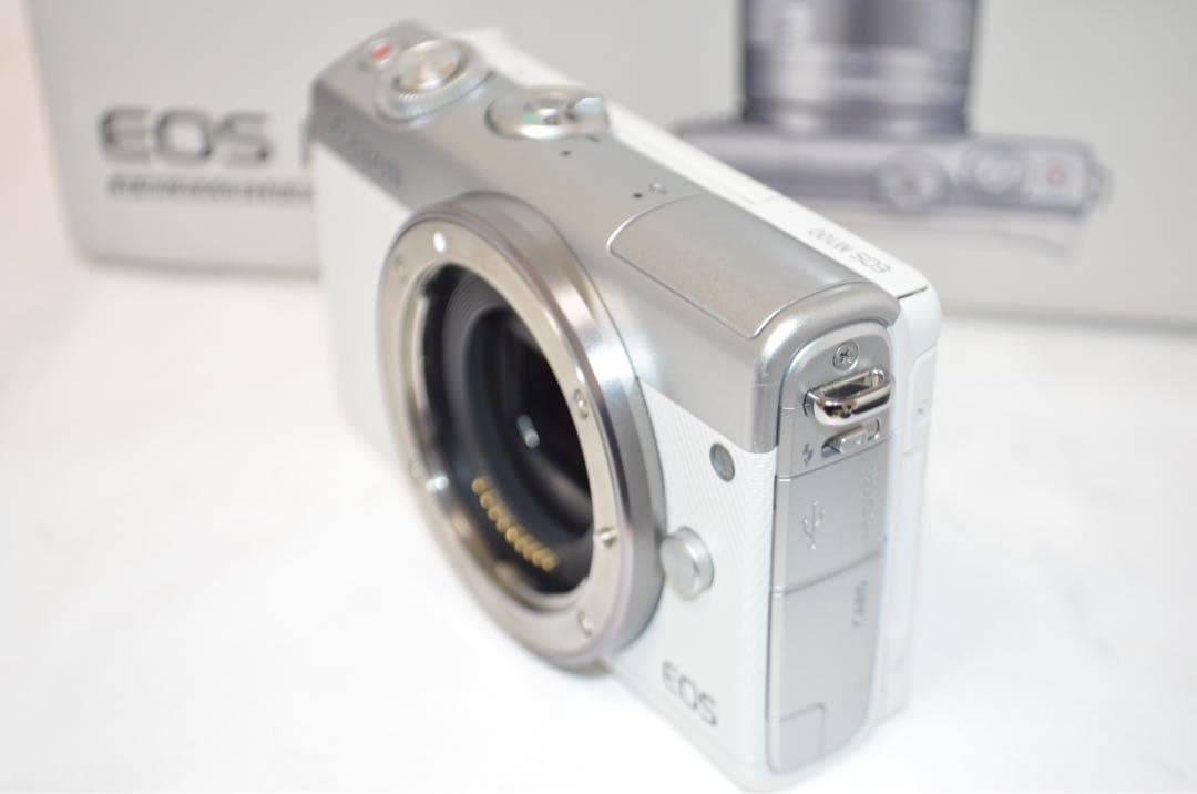 ❤️高画質 Bluetooth搭載でスマホ転送 CANON❤️EOS M100