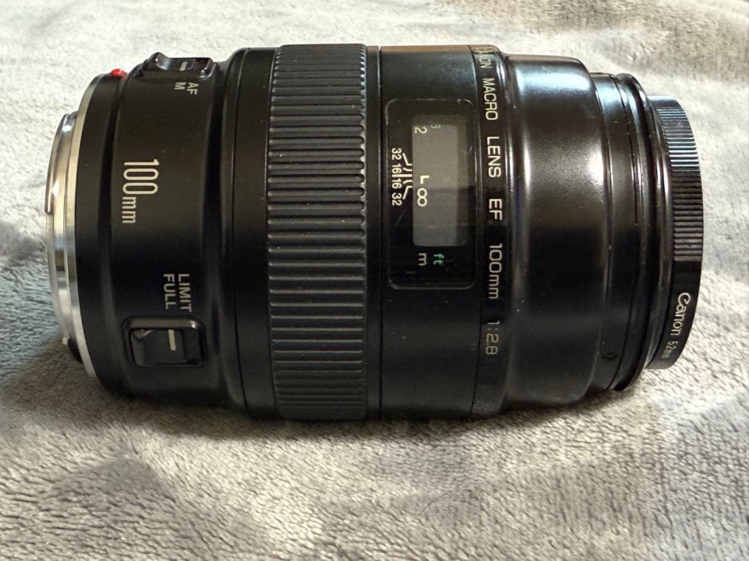 Canon EF 100mm F2.8 マクロレンズ : キヤノンEFマウント