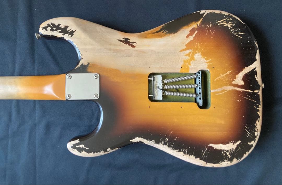 早い者勝ち　#16ストラトキャスタータイプ　ニトロセルロースラッカー塗装