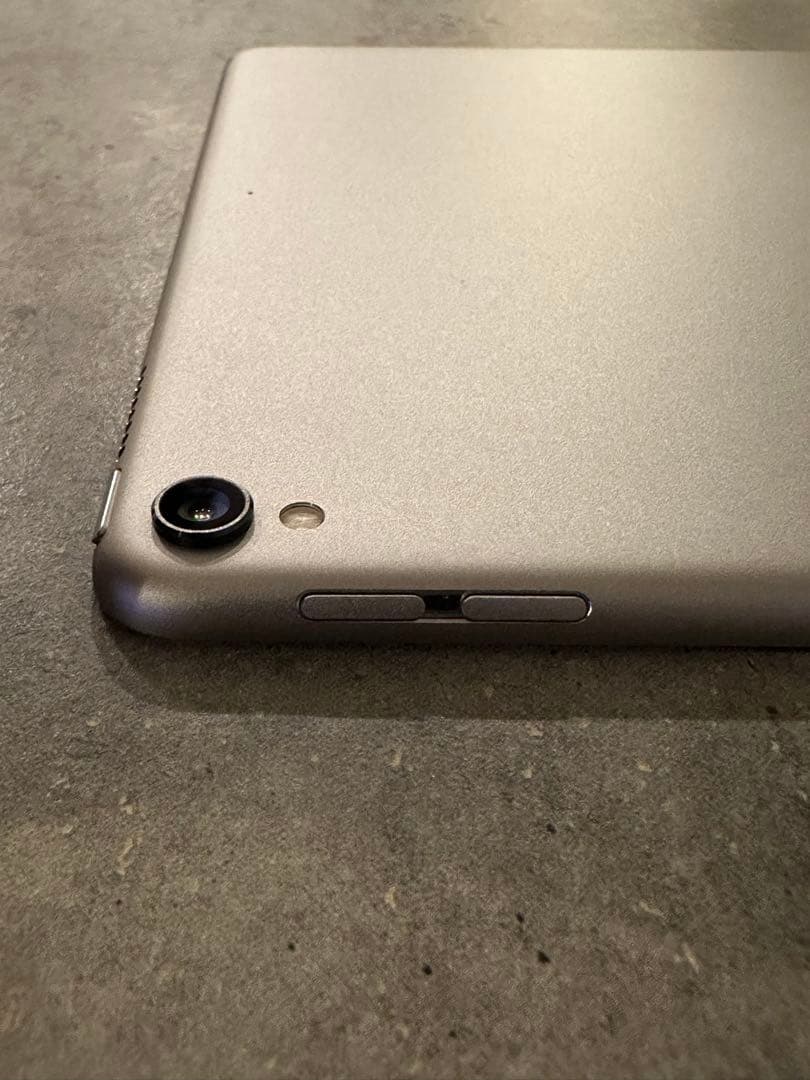 iPad Pro (10.5 インチ) Wi-Fi 256GB MPDY2J/A