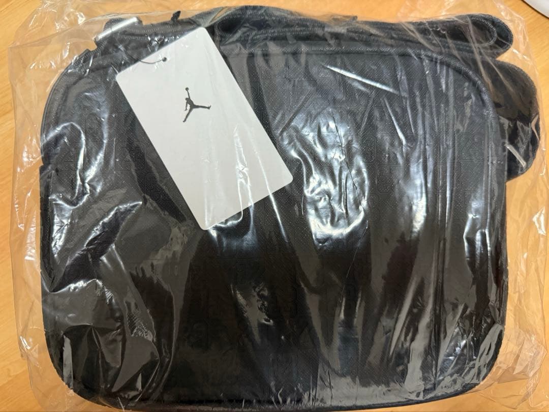 新品 未使用】NIKE ジョーダン モノグラム メッセンジャーバッグ ショルダー