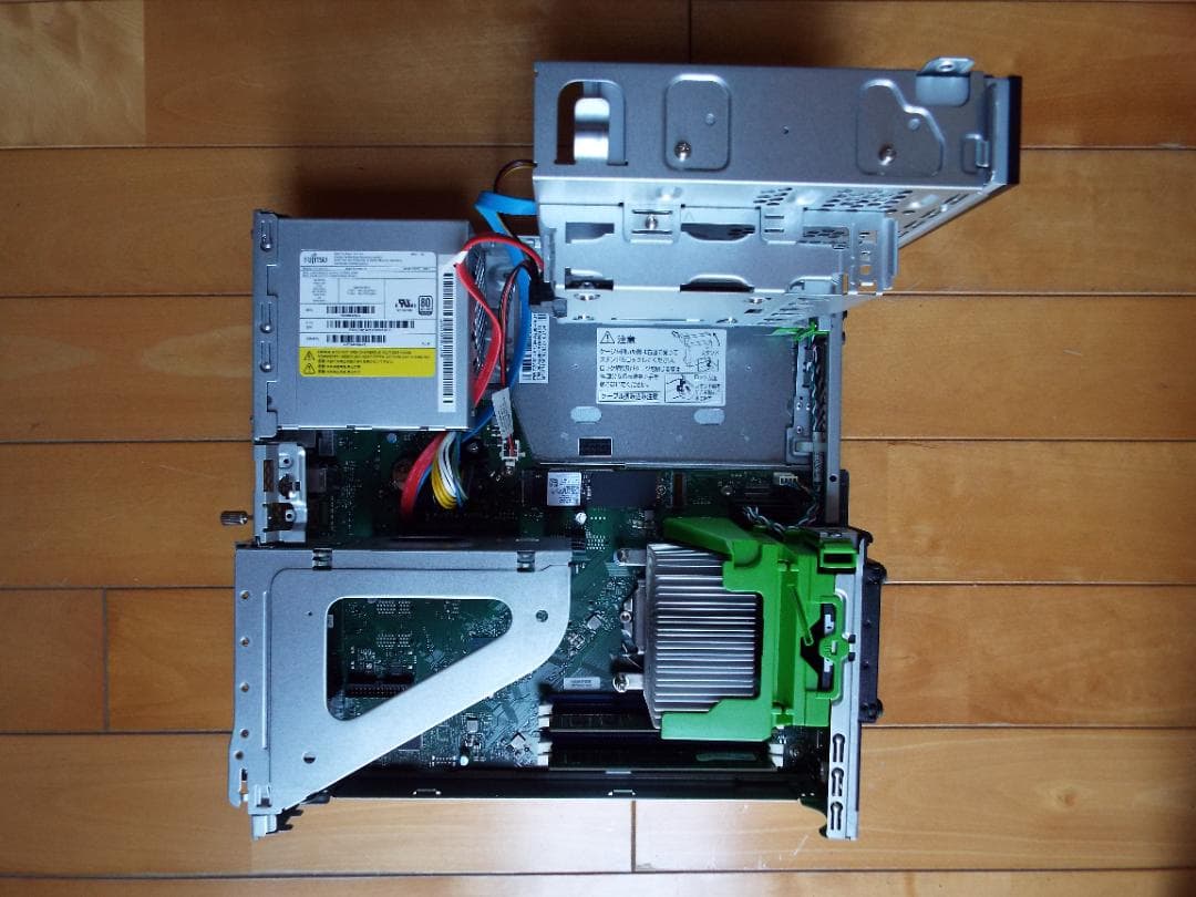 Windowsデスクトップ ESPRIMO D588/TX i3-8100 SSD256G+HDD500G