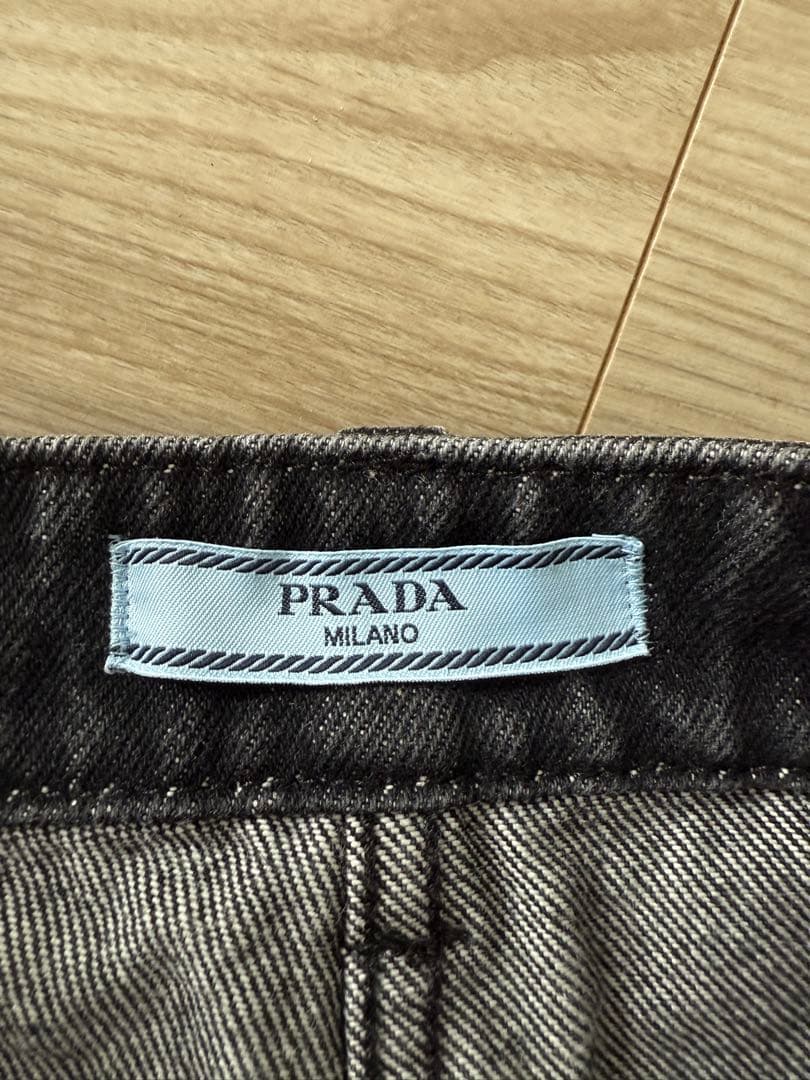 PRADA 5ポケットブラックデニム フレアパンツ
