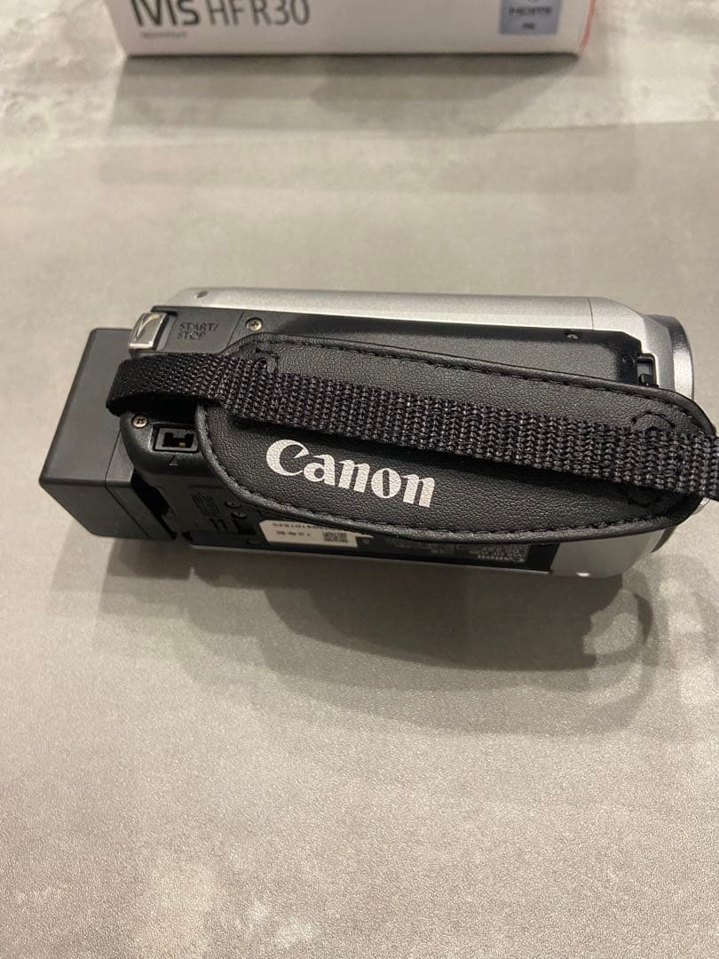 Canon iVIS HFR30 数回使用　ビデオカメラ