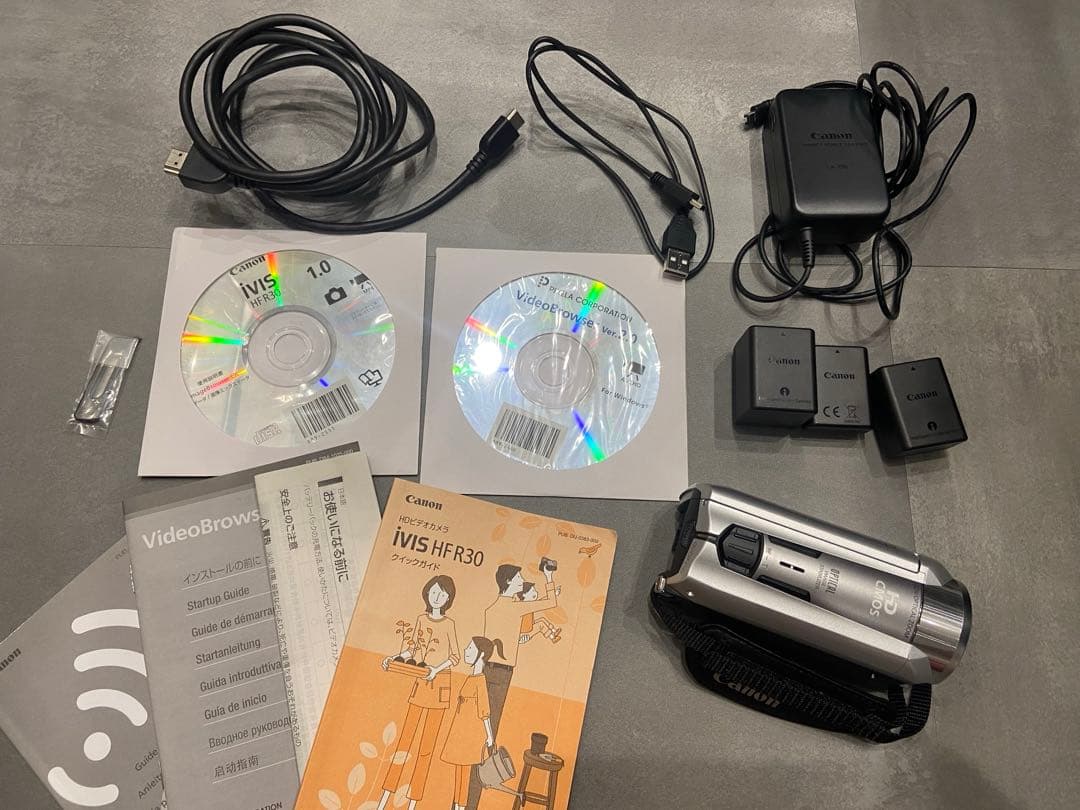 Canon iVIS HFR30 数回使用　ビデオカメラ