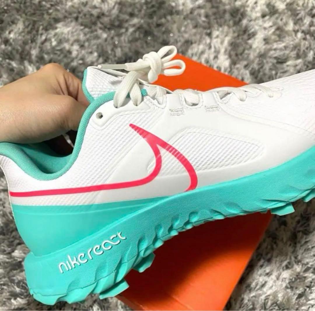 NIKE ナイキ　ゴルフシューズ　レディース　女性　24センチ　新品　レア商品