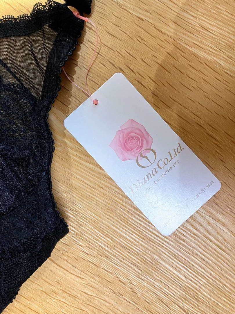 【新品・未使用】ダイアナ　黒　ボディスーツ AA90LL+3