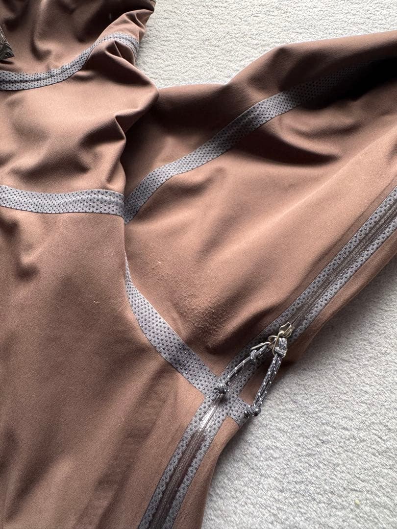 マウンテンハードウェア CONDUIT JACKET ソフトシェル ブラウン