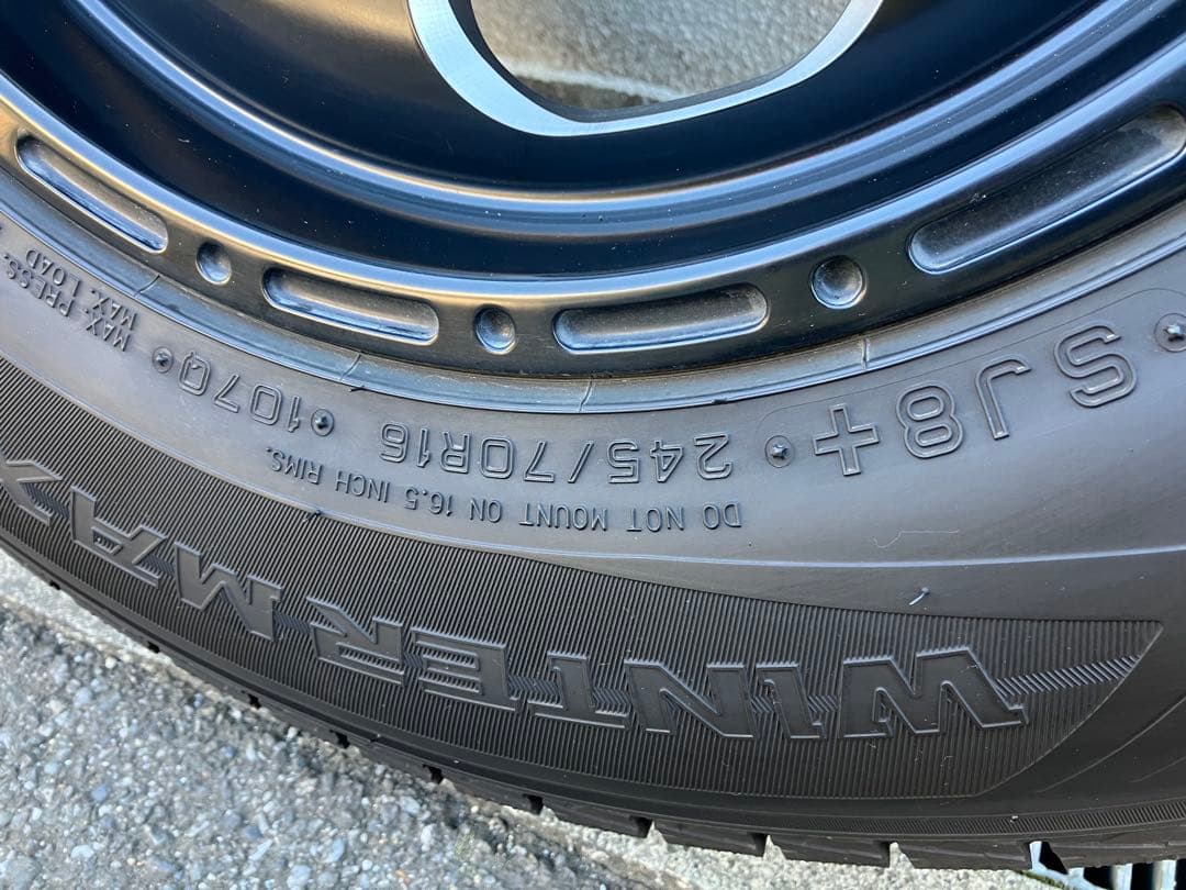 スタットレスタイヤホイール4本セット　245／70R16インチ　8J