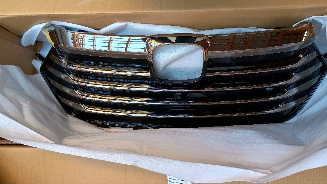 オデッセイ フロントグリル 08F21-T6A-000Y1