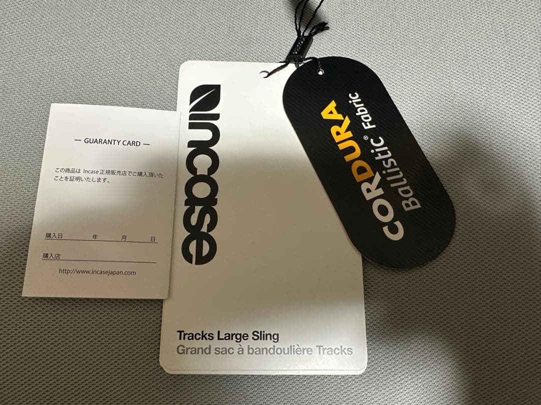 バッグ incase Tracks Sling / 7L -Black-