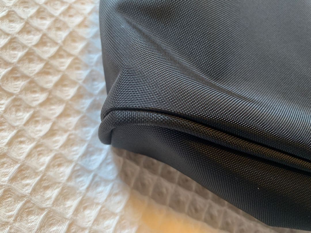 ナイロン製 ブラック ジッパーバッグ