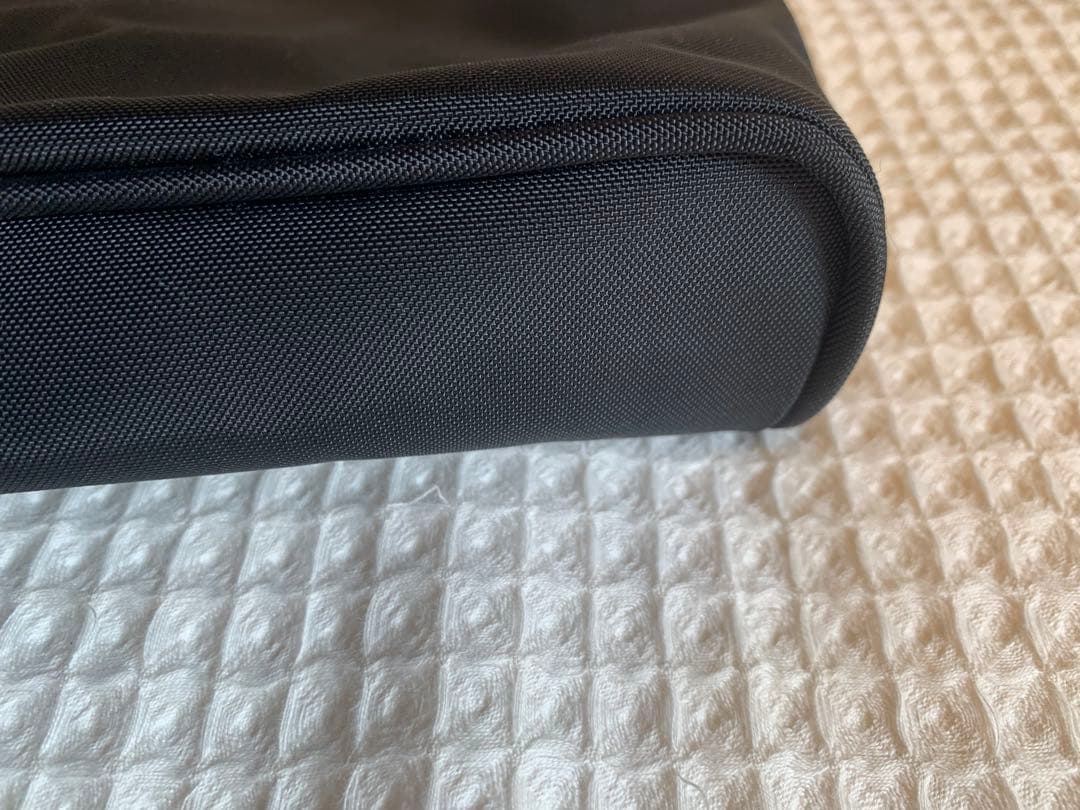 ナイロン製 ブラック ジッパーバッグ