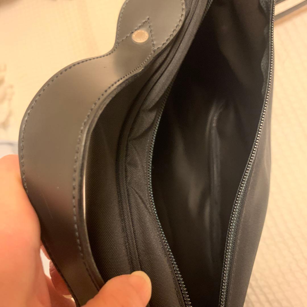 ナイロン製 ブラック ジッパーバッグ