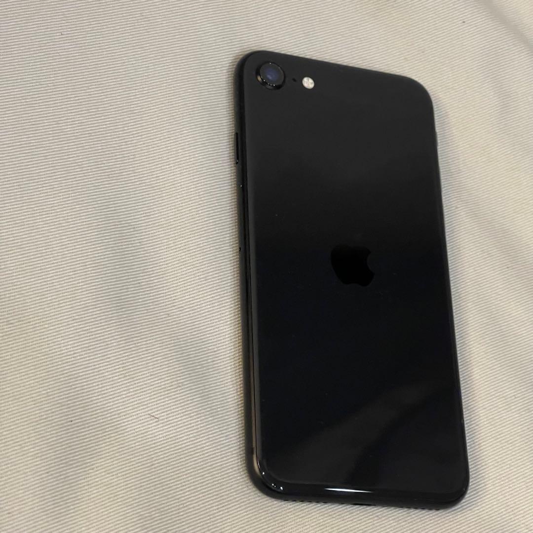 iPhone SE 第二世代64GB 充電最大容量81% 匿名発送　SIMフリー