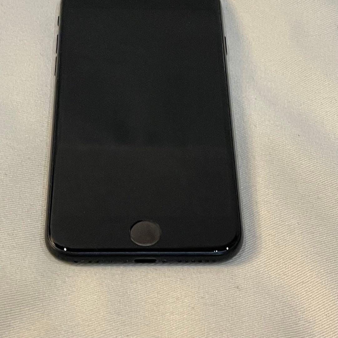 iPhone SE 第二世代64GB 充電最大容量81% 匿名発送　SIMフリー