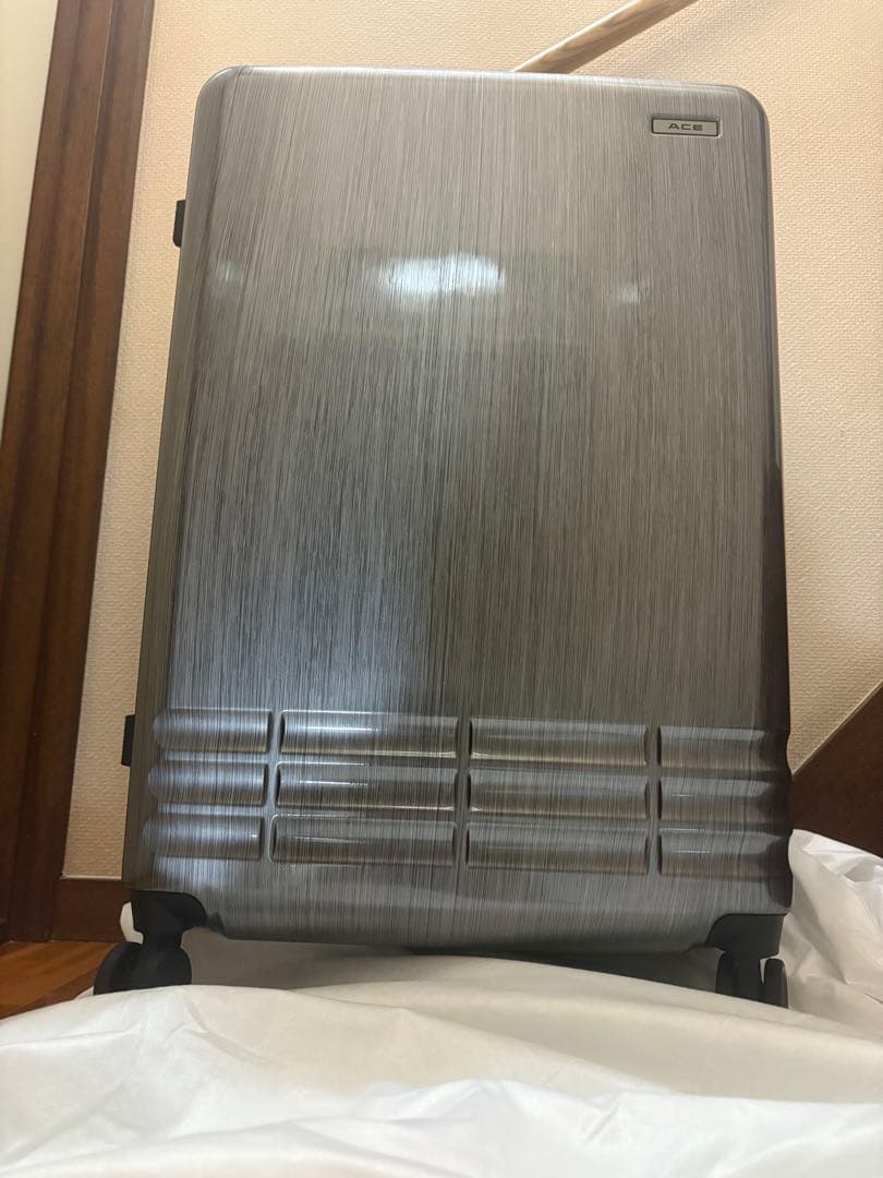 けー　【新品未使用】ACE ブラックヘアライン　スーツケース　TSAロック