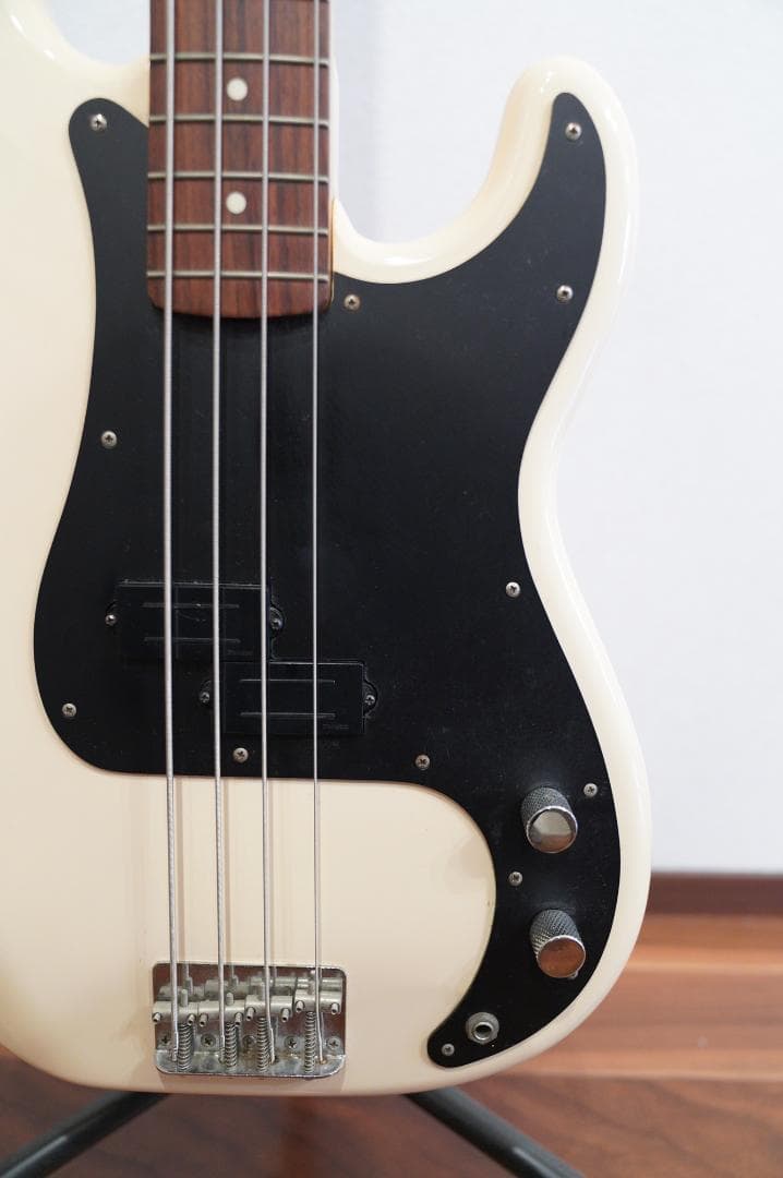 毎日値下げ中　Fender Japan プレシジョンベース Dimarzio