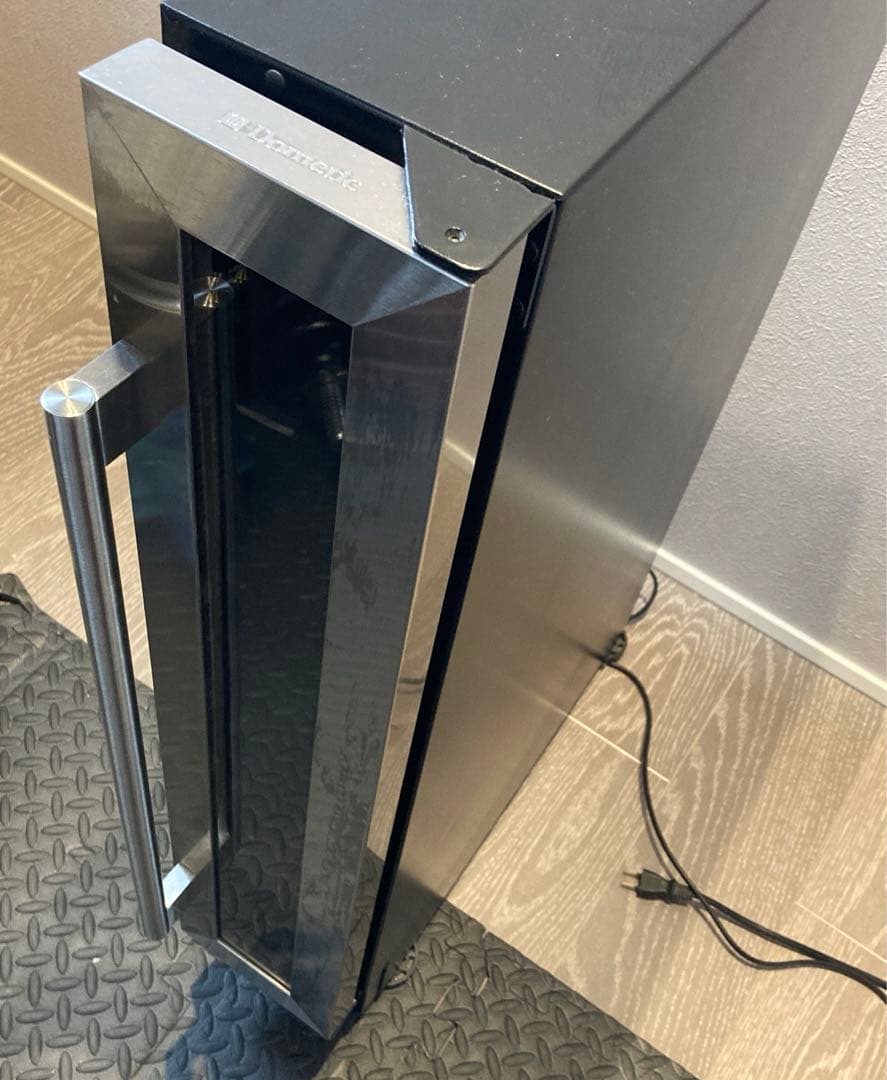 ドメスティック ワインセラー　7本収納 ブラック