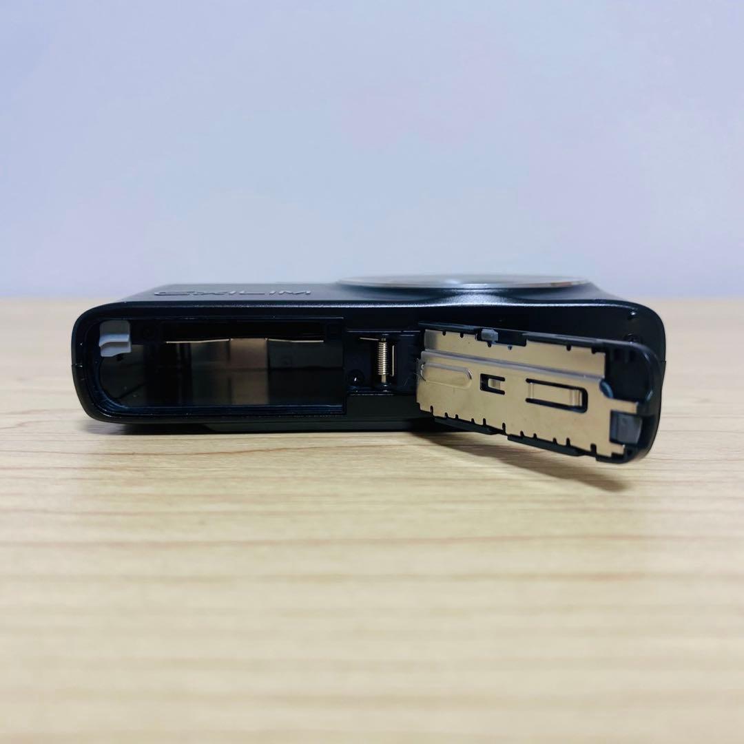 CASIO カシオ　EXILIM EX-Z200コンデジ デジカメ