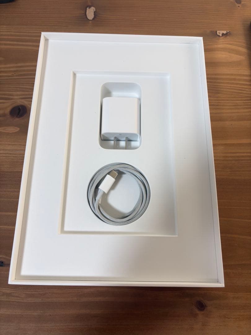 iPad (第9世代) 10.2インチ　64GBWi-Fi スペースグレー