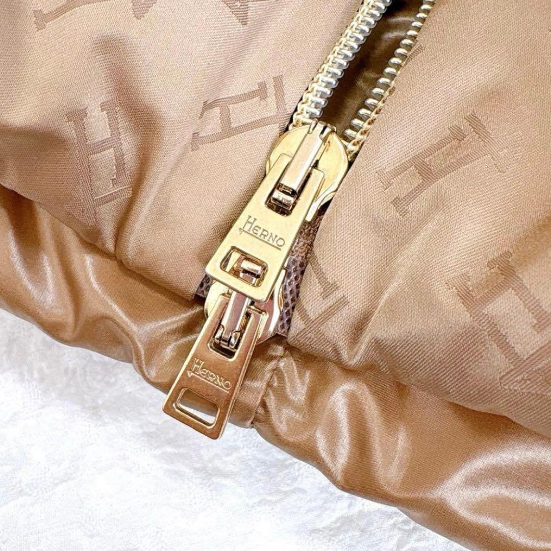 極美品✨HERNO モノグラム柄　ダウンジャケット　ロゴ　総柄　ブラウン　フード