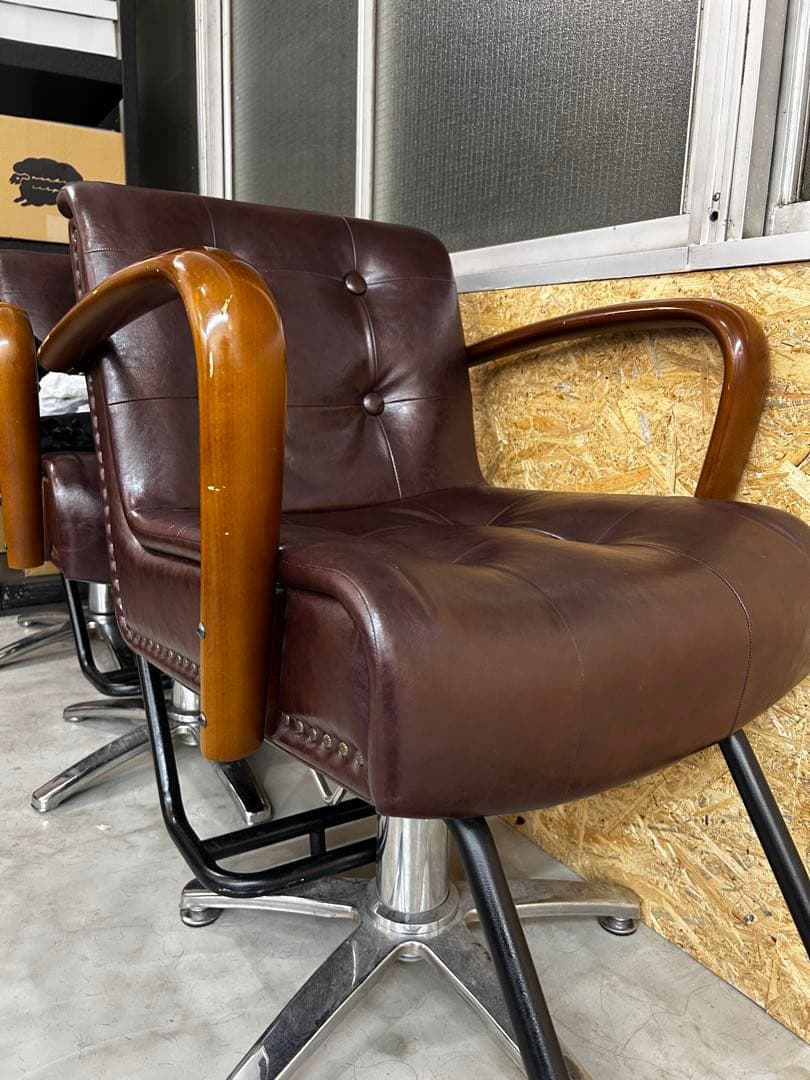 美容室ブラウンレザー カット椅子 回転式