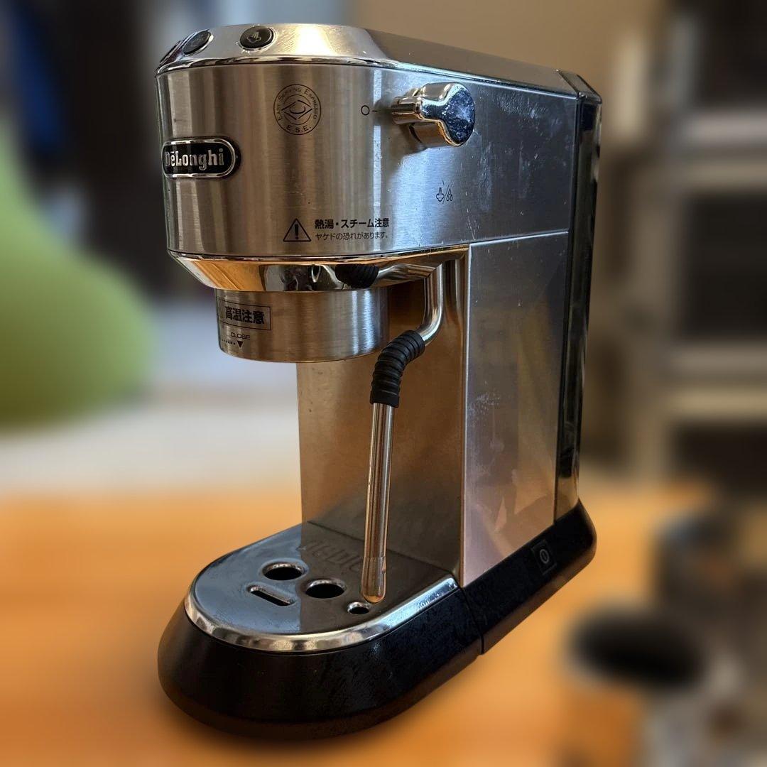 デロンギ エスプレッソメーカーEC885JMメタルシルバー
