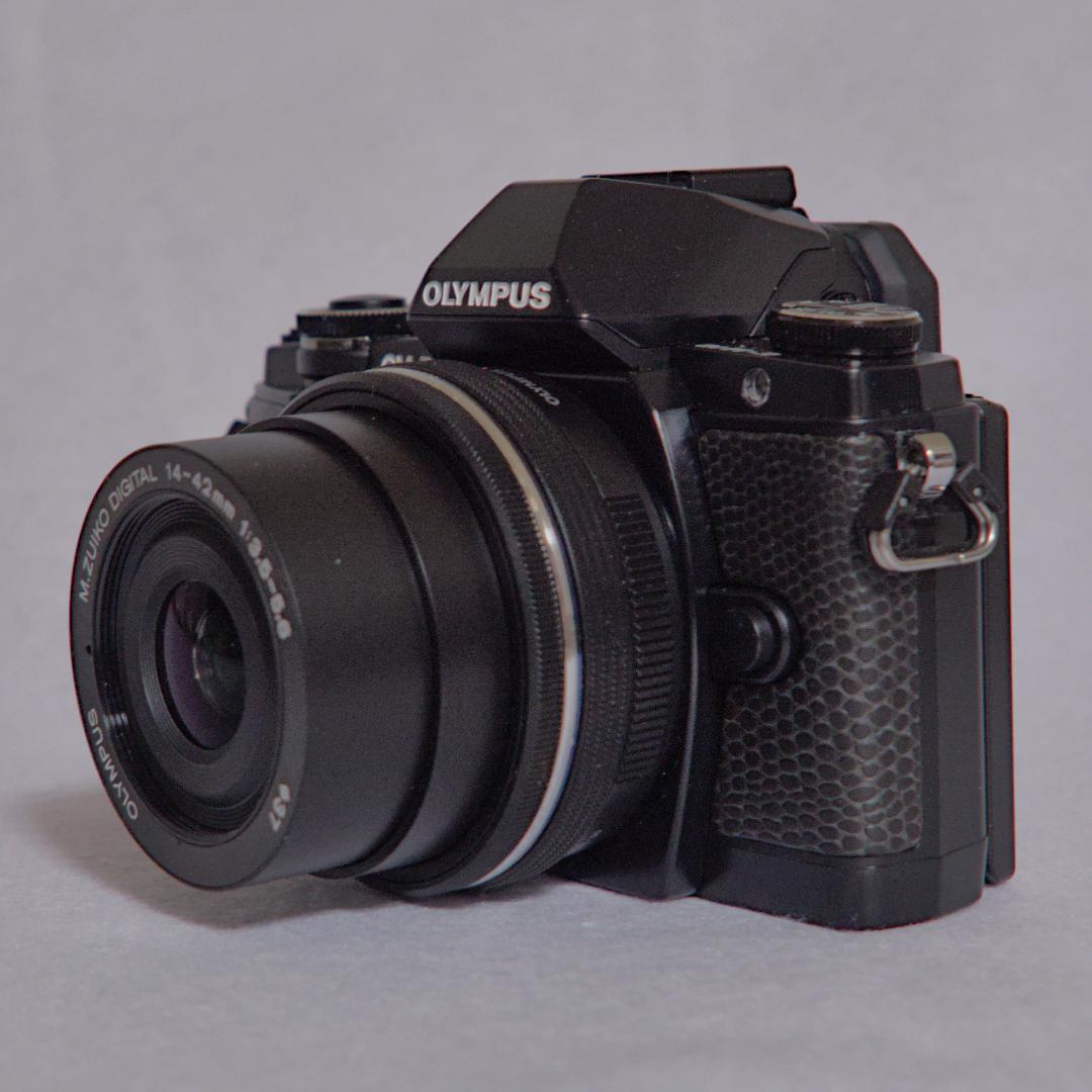 オリンパス OM-D E-M10 リミテッド エディション キット