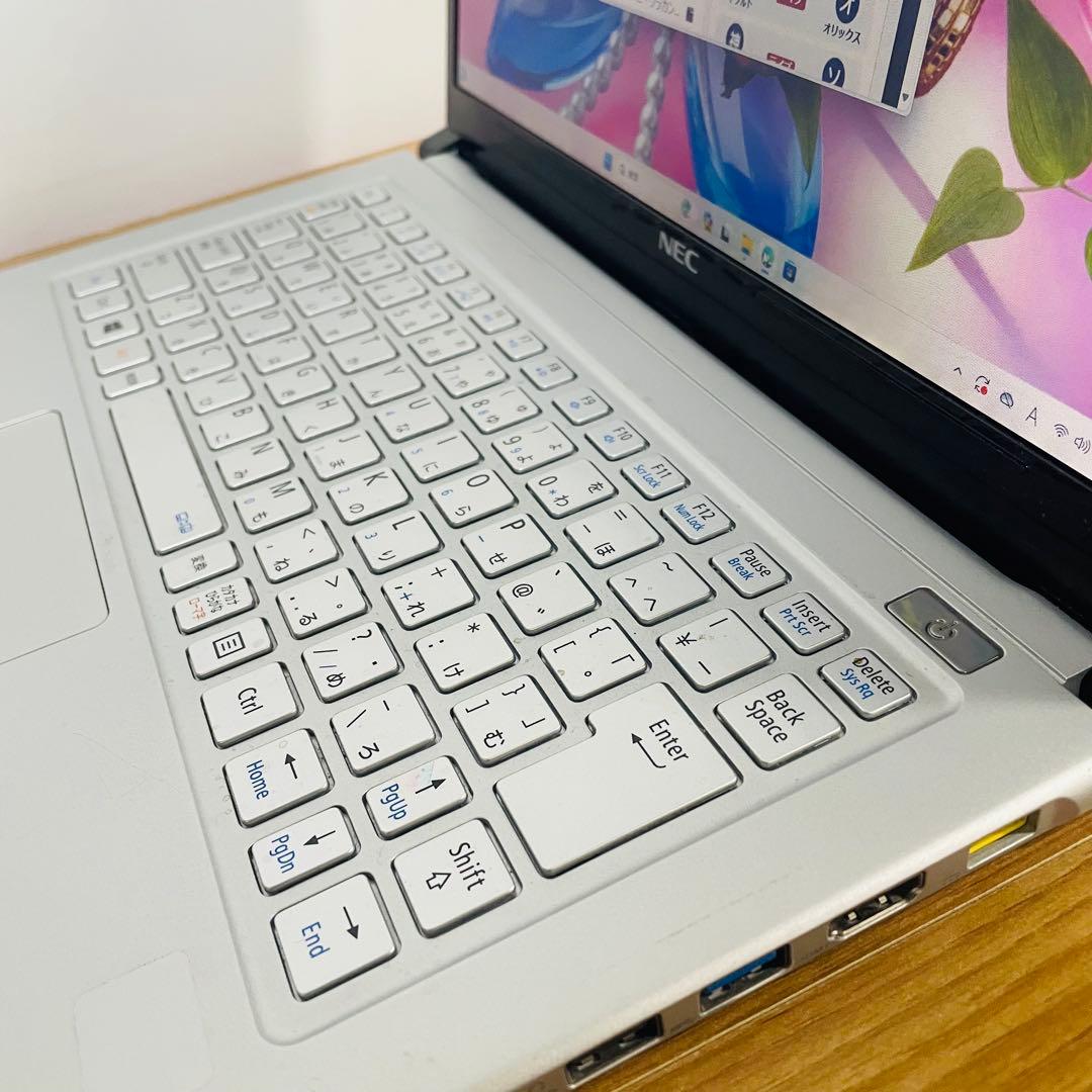 NEC　超薄15ミリ870グラムi5 SSD Windows11カメラWi-Fi