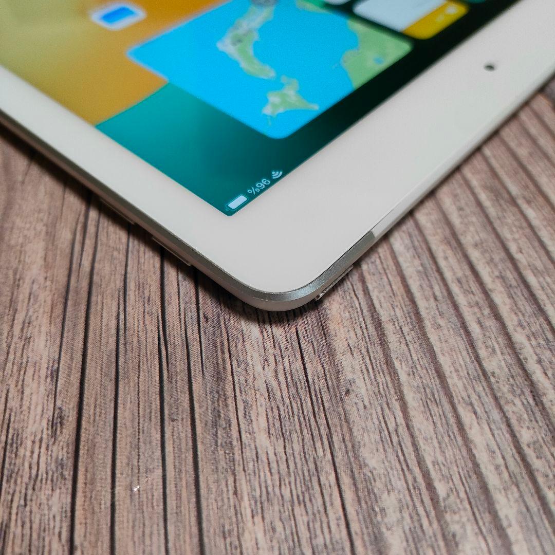 Apple iPad 第6世代 32GB シルバー SIMフリー 美品