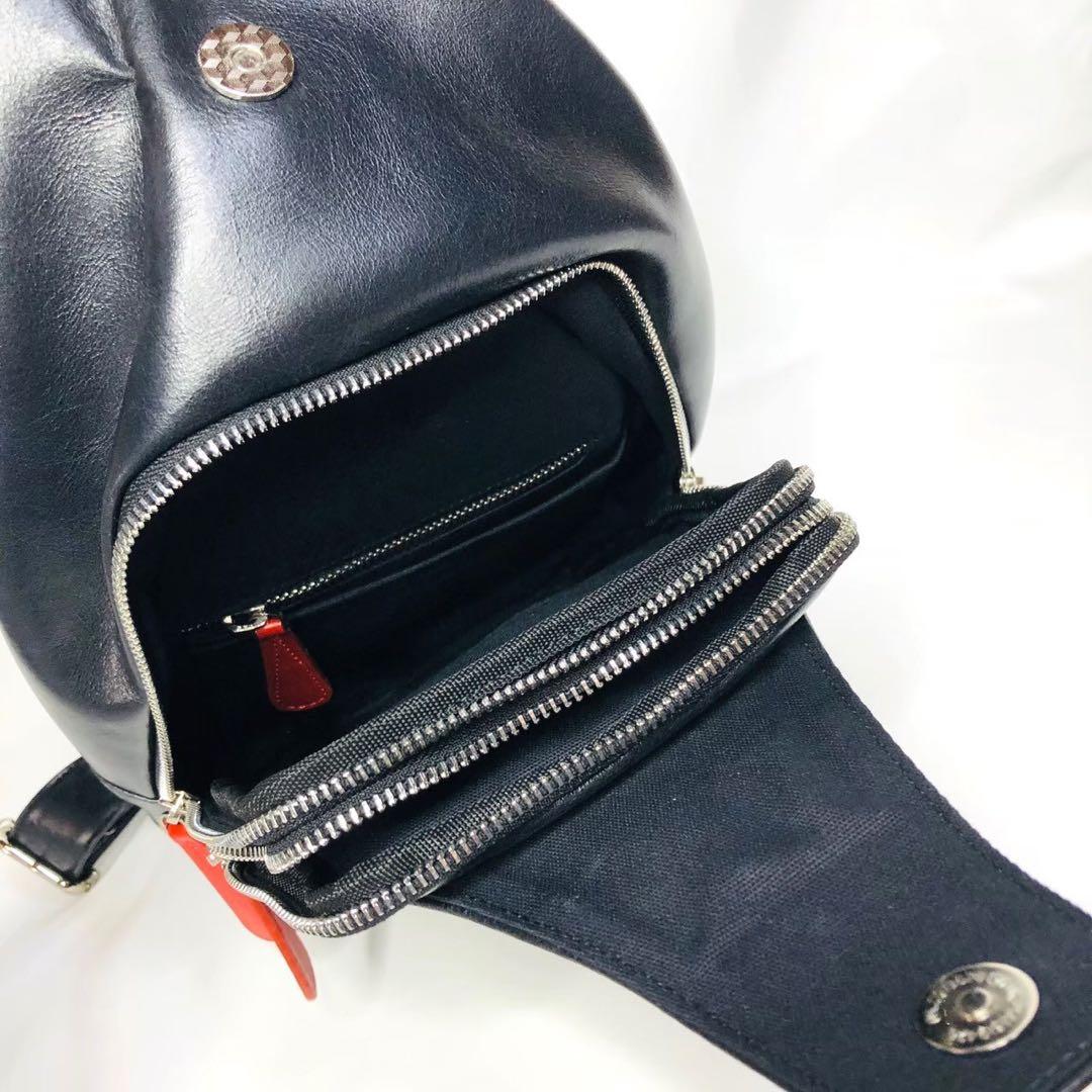 ボディ バッグ スティングレイ レザー 高級 エイ革 黒赤BG05 44332