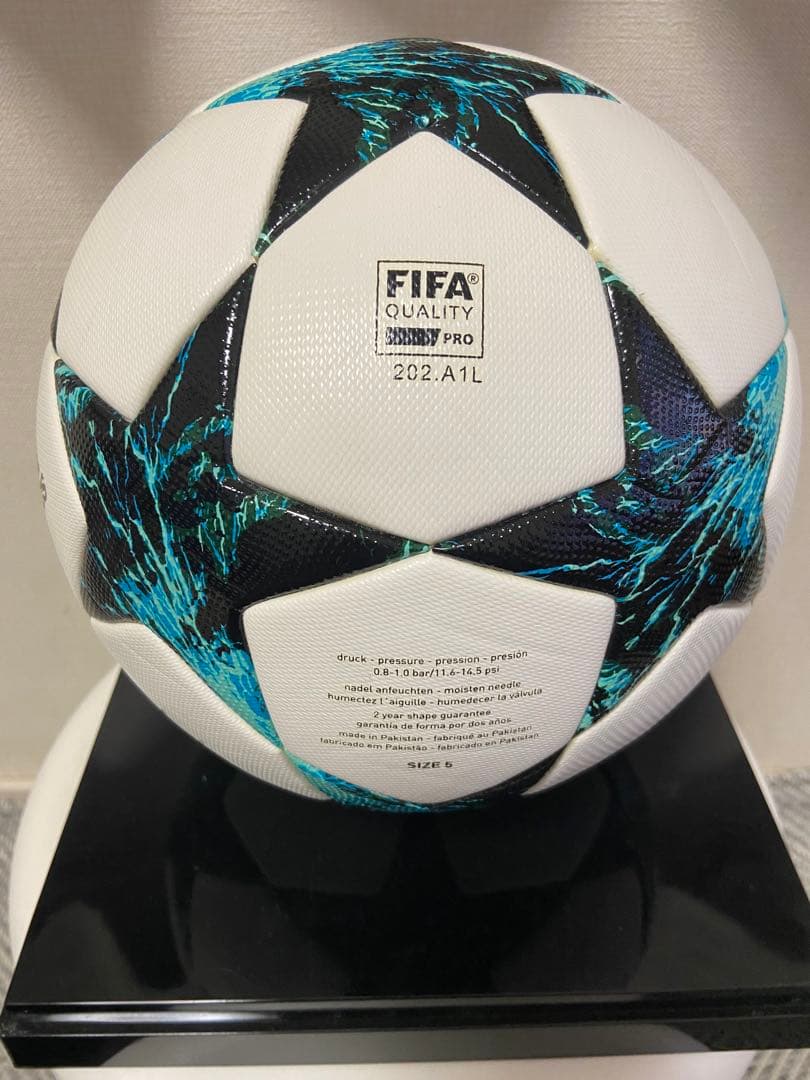 UEFA チャンピオンズリーグ　17-18 公式球　5号球