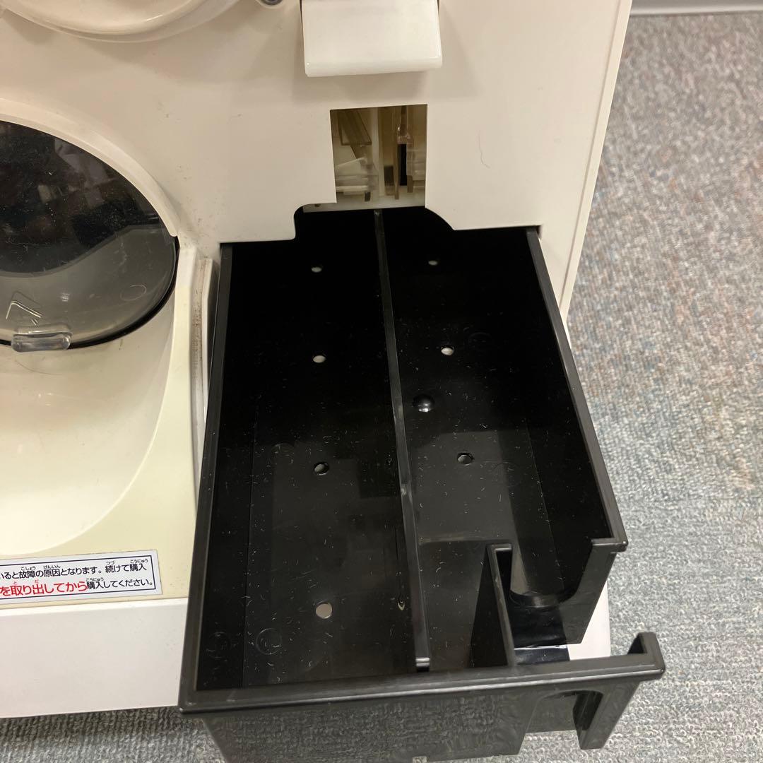 ガチャガチャ カプセルステーション 10円・100円対応 鍵付き　キャスター付き